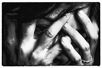 Mani: Progetto fotografico sull'Umanità di Marco Simonelli