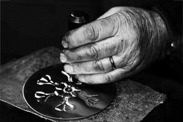Mani: Progetto fotografico sull'Umanità di Marco Simonelli